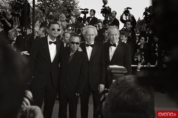Hou Hsiao Hsien (au milieu) - Cannes 2007